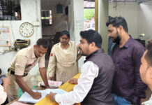 गृह मंत्री के बंगले पहुंचे शमसूल, अवैध गतिविधियों पर लगाम लगाने सौंपा ज्ञापन