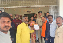 हिंदू जागरण मंच ने सुरक्षा को लेकर एसपी को सौंपा ज्ञापन, संदिग्धों की सघन जांच की मांग