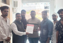 स्कूली बच्चों के दुपहिया वाहन चलाने पर प्रतिबंध लगाने की मांग