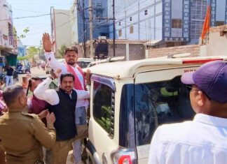 महाविद्यालय वार्षिक उत्सव पर राजनीतिक विवाद, विरोध से पहले नेताओं की गिरफ्तारी