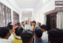 दिल्ली में युवक की हत्या के विरोध में हिंदू जागरण मंच ने सौंपा ज्ञापन, आरोपियों को फांसी देने की मांग