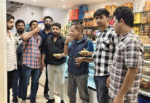 राजनांदगांव में अमित जोगी ने चखा जलाराम की दही कचौड़ी, कार्यकर्ताओं से की मुलाकात