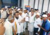 अधूरे अंडरब्रिज पर कांग्रेस नेता आसिफ का आंदोलन, रेलवे प्रशासन ने कार्य प्रारंभ करने का लिखित आश्वासन दिया