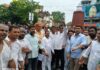 राहुल गांधी व मल्लिकार्जुन खड़गे की गिरफ्तारी के विरोध में कांग्रेस का प्रदर्शन, प्रधानमंत्री का पुतला फूंका