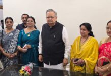 “छोटे-मोटे कामों के लिए बघवा को क्यों परेशान करना, चीते काफी हैं” : महापौर की घोषणा पर गूंजीं तालियां