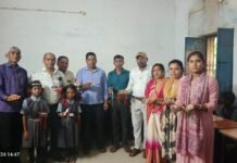 बच्चों ने बनाई राखियां, स्कूल में लगाया स्टॉल; 8-10 साल से जारी है नवाचार