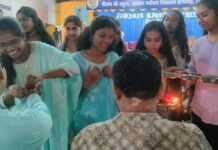 जेएनवी डोंगरगढ़ में हर्षोल्लास से मनाया गया रक्षाबंधन, छात्राओं ने बांधी राखियां
