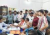 गोल बाजार के मटन एवं मछली मार्केट को बंद करने विश्व हिंदू परिषद-बजरंग दल ने सौंपा ज्ञापन