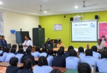 12 स्कूलों में 1500 से अधिक छात्राओं को किया जागरूक, 250 किशोरियों की स्वास्थ्य जांच