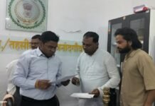 आवसीय पट्टा योजना सर्वे में अनियमितता, आसिफ अली ने प्रशासन को घेरा