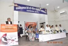 कमला कॉलेज में 250 से अधिक छात्राओं ने किया योग, सीखे आत्मरक्षा के गुर